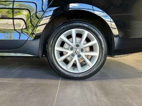 Used 2011 Volkswagen Jetta SE FWD image 33