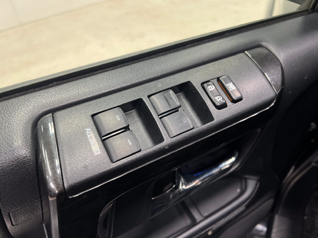 Used 2019 Toyota 4Runner Limited AWD/4WD image 16