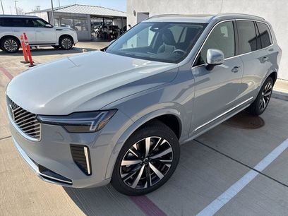 New 2025 Volvo XC90 B6 Core w/ Climate Package