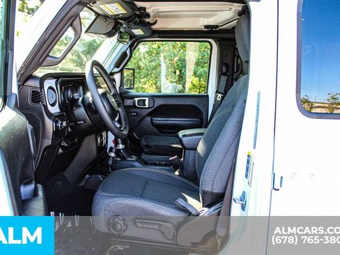 Used 2025 Jeep Wrangler Unlimited Sport AWD/4WD image 16