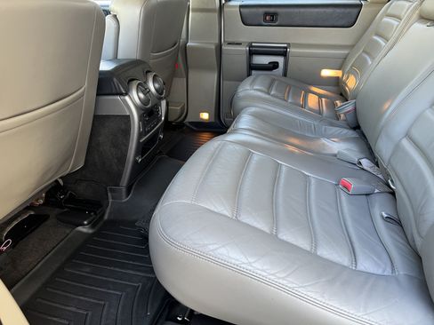 Used 2003 HUMMER H2 w/ Preferred Equipment Group AWD/4WD image 14