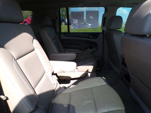 Used 2017 Chevrolet Suburban Premier AWD/4WD image 17