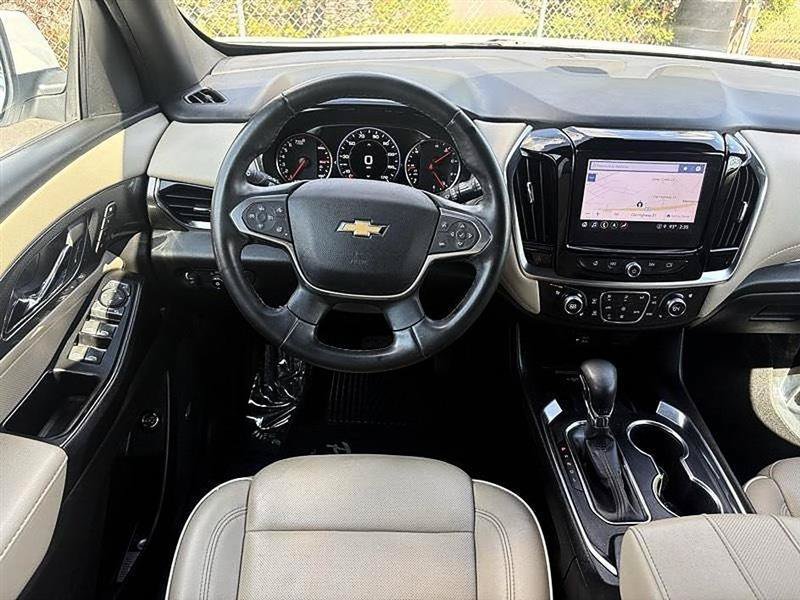 Used 2023 Chevrolet Traverse Premier FWD image 43