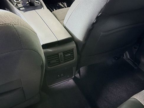 Used 2022 Nissan Rogue SV image 25