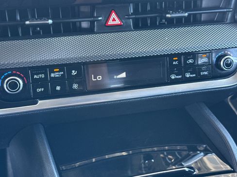 Used 2023 Kia Sportage LX image 19