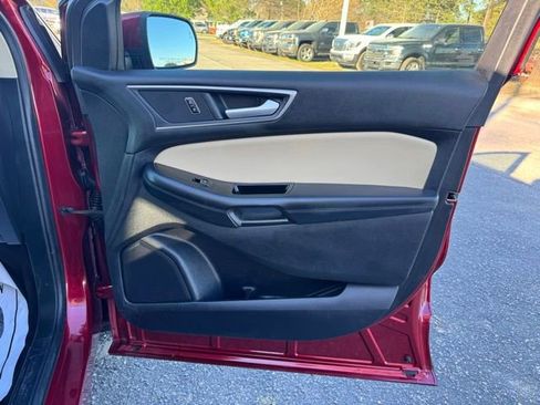 Used 2019 Ford Edge SEL w/ Equipment Group 201A FWD image 10