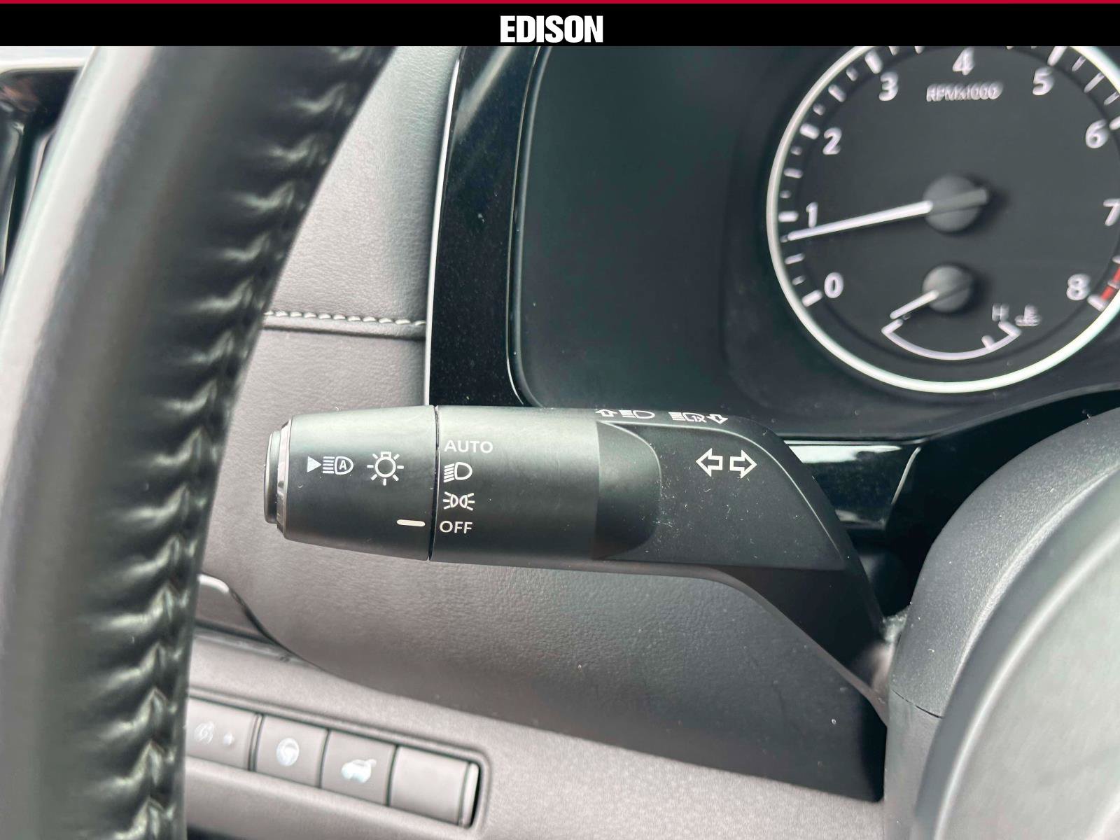 Used 2025 Nissan Pathfinder SV AWD/4WD image 22