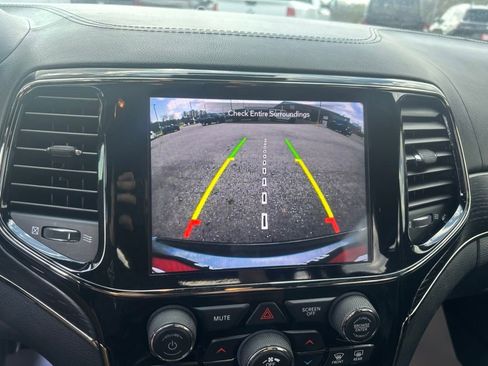 Used 2020 Jeep Grand Cherokee High Altitude AWD/4WD image 18