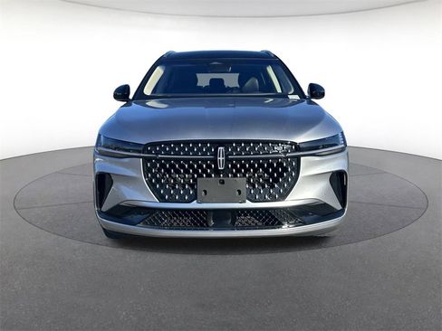 Used 2024 Lincoln Nautilus Reserve image 8