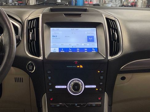 Used 2020 Ford Edge Titanium AWD/4WD image 19