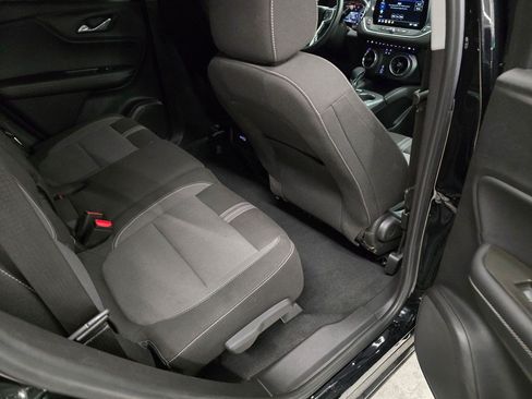 Used 2025 Chevrolet Blazer LT FWD image 30