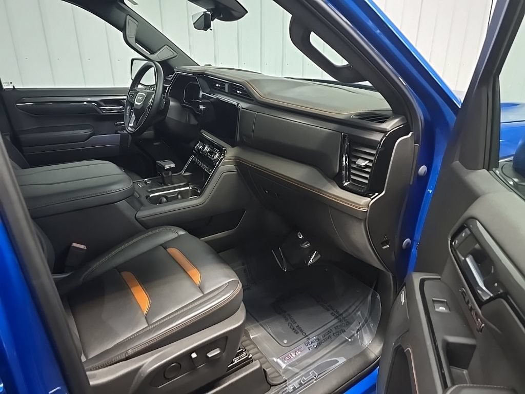 Used 2023 GMC Sierra 1500 AT4 w/ Technology Package AWD/4WD image 17