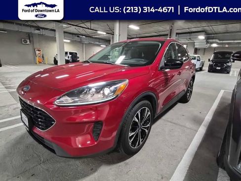 Used 2021 Ford Escape SE w/ SE Sport Appearance Package image 1