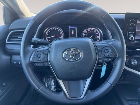 Used 2024 Toyota Camry SE image 12