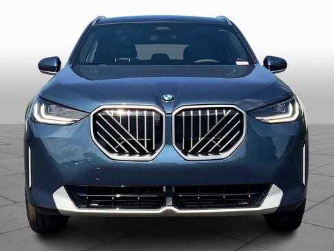 Used 2025 BMW X3 xDrive30i w/ Premium Package image 3