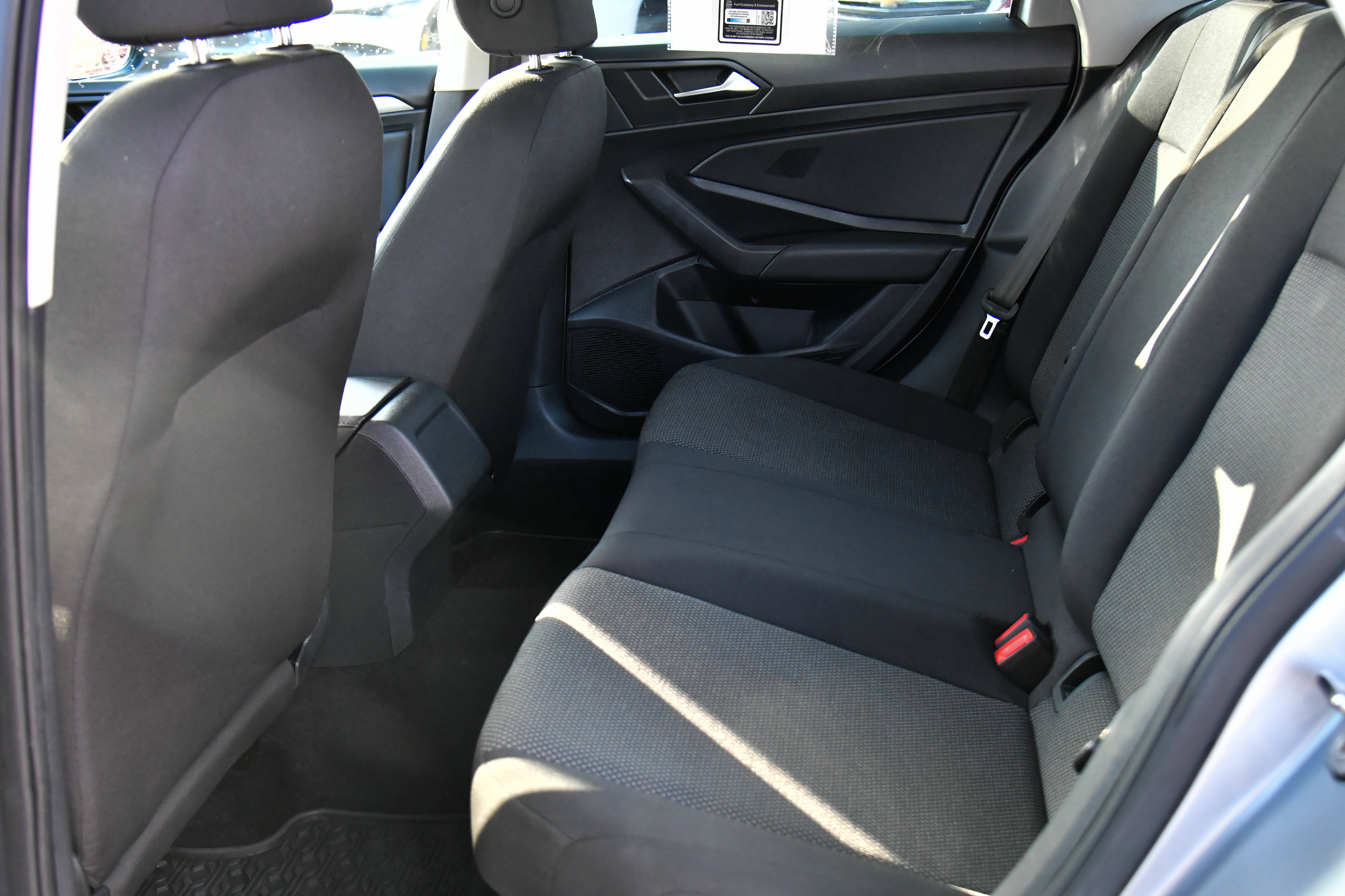 Used 2021 Volkswagen Jetta SE FWD image 29