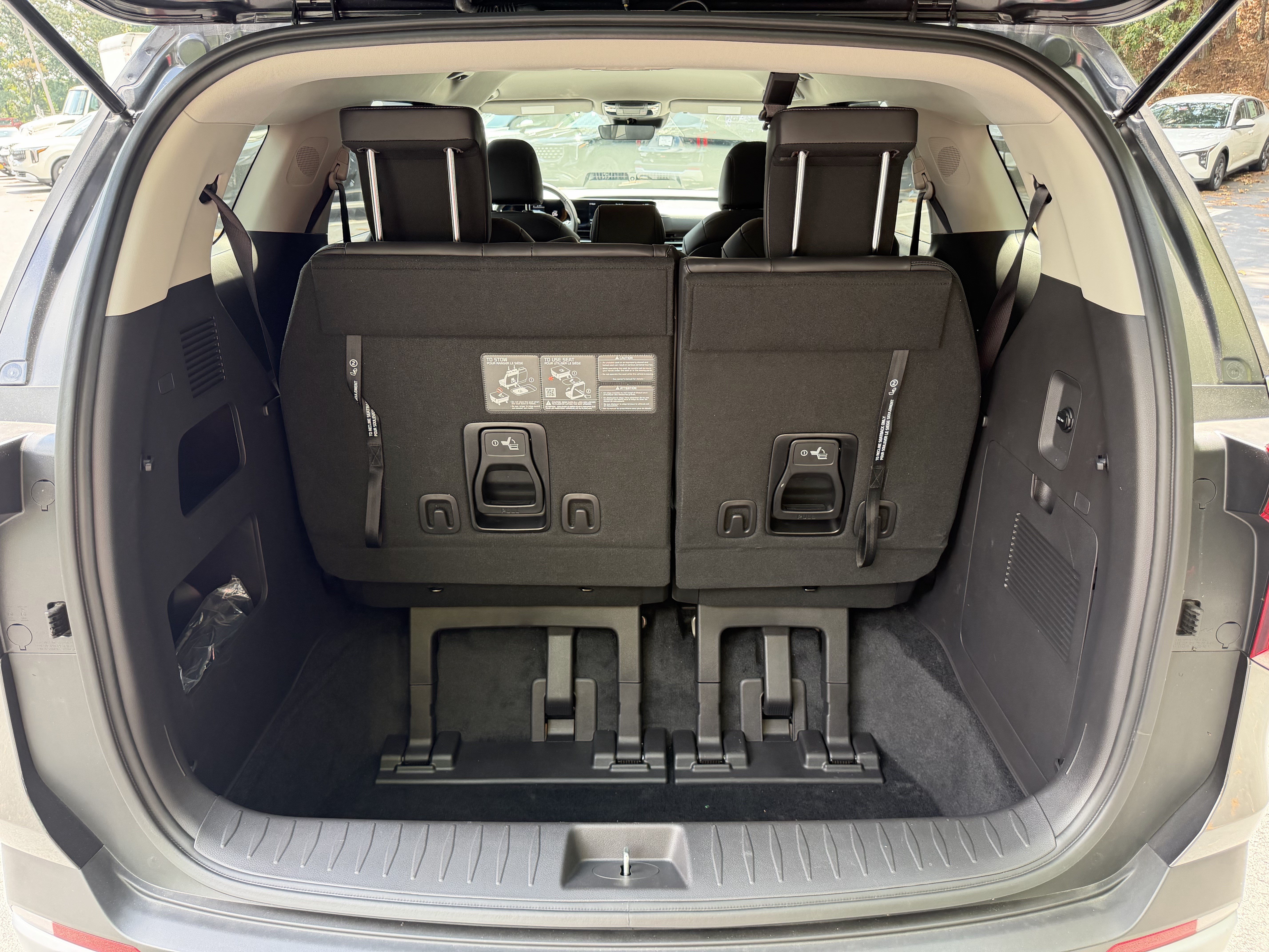 Certified 2026 Kia Carnival FWD image 17