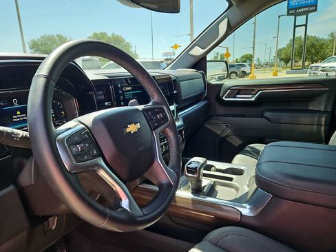 Used 2024 Chevrolet Silverado 1500 LT w/ Leather Package RWD image 10