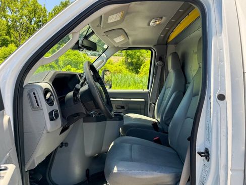 Used 2024 Ford E-350 and Econoline 350 Super Duty w/ Driver's Safety Package RWD image 11
