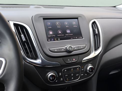 Used 2022 Chevrolet Equinox LT FWD image 23
