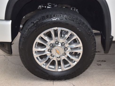 Used 2021 Chevrolet Silverado 2500 High Country w/ Z71 Off-Road Package AWD/4WD image 40
