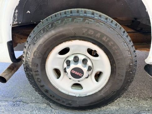 Used 2014 GMC Savana 2500 RWD image 15