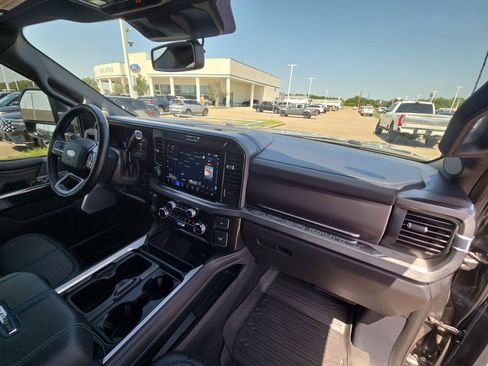 Used 2026 Ford F250 Platinum w/ Tremor Off-Road Package AWD/4WD image 33