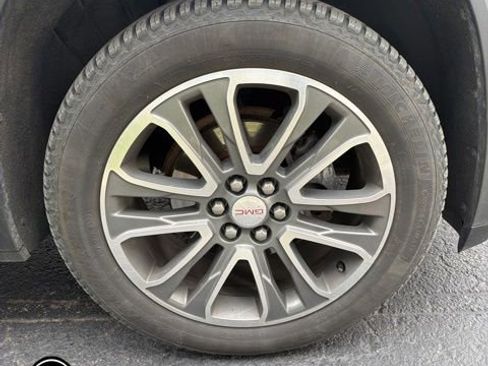 Used 2017 GMC Acadia SLT image 6