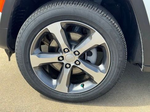 New 2026 Jeep Grand Cherokee Limited w/ Luxury Tech Group II image 43