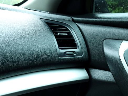 Used 2016 Nissan Altima 2.5 SV image 37