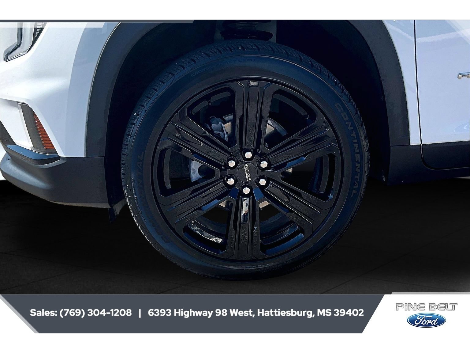 Used 2024 GMC Acadia Elevation w/ Black Edition FWD image 7