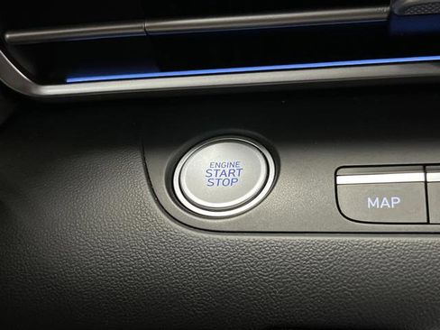 Used 2024 Hyundai Elantra SEL w/ Convenience Package image 22