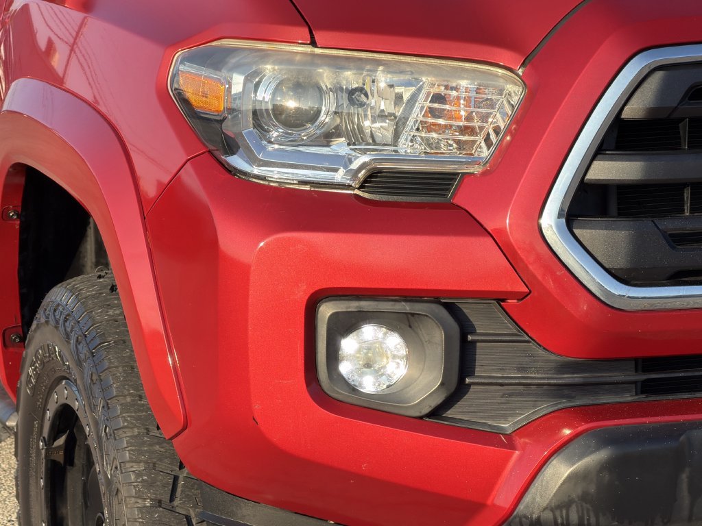 Used 2019 Toyota Tacoma SR5 RWD image 9