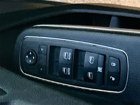 Used 2021 Chrysler 300 Touring L image 18