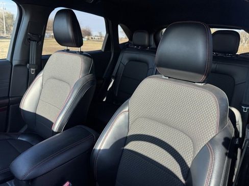 Used 2024 Ford Escape ST-Line image 11