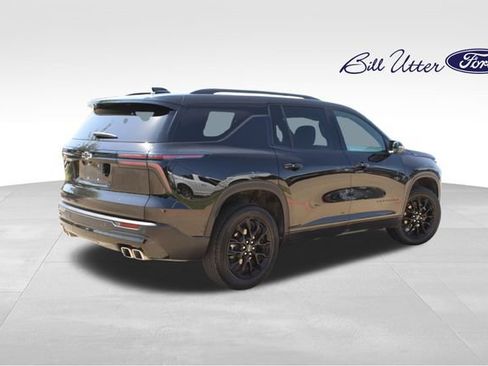 Used 2025 Chevrolet Traverse LT w/ Midnight/Sport Edition FWD image 5