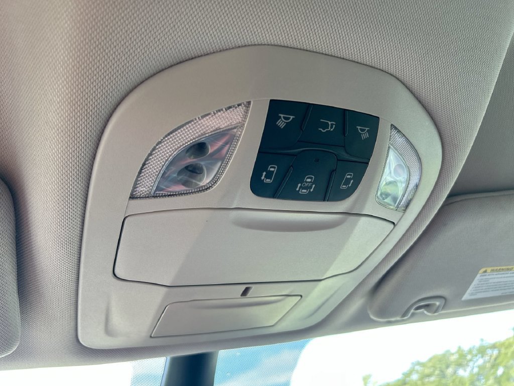 Used 2024 Chrysler Pacifica Touring-L FWD image 27