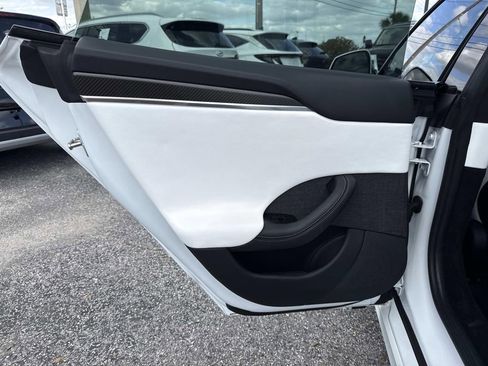 Used 2022 Tesla Model S Plaid image 11