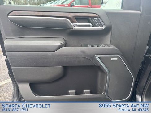 Used 2023 GMC Sierra 1500 SLT w/ SLT Premium Package image 9