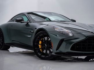 Used 2025 Aston Martin V8 Vantage Roadster RWD video 2