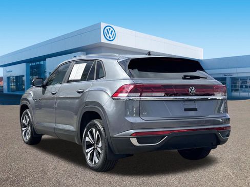 Used 2024 Volkswagen Atlas Cross Sport SE AWD/4WD image 5