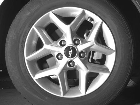 Used 2025 Kia Soul LX w/ LX Technology Package image 13