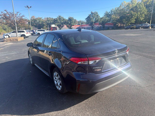 Used 2025 Toyota Corolla LE FWD image 9