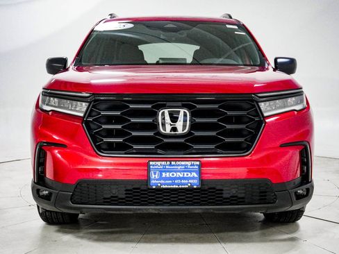 Certified 2025 Honda Pilot Sport image 15