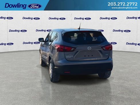 Used 2019 Nissan Rogue Sport S image 2