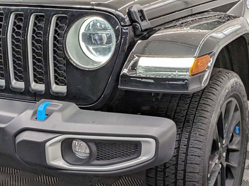 Used 2023 Jeep Wrangler Sahara w/ Cold Weather Group image 10