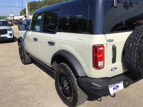 New 2026 Ford Bronco Big Bend w/ Black Diamond Package AWD/4WD image 11
