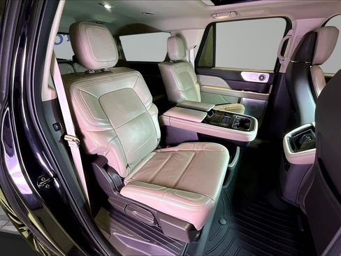 Used 2024 Lincoln Navigator L Reserve AWD/4WD image 25
