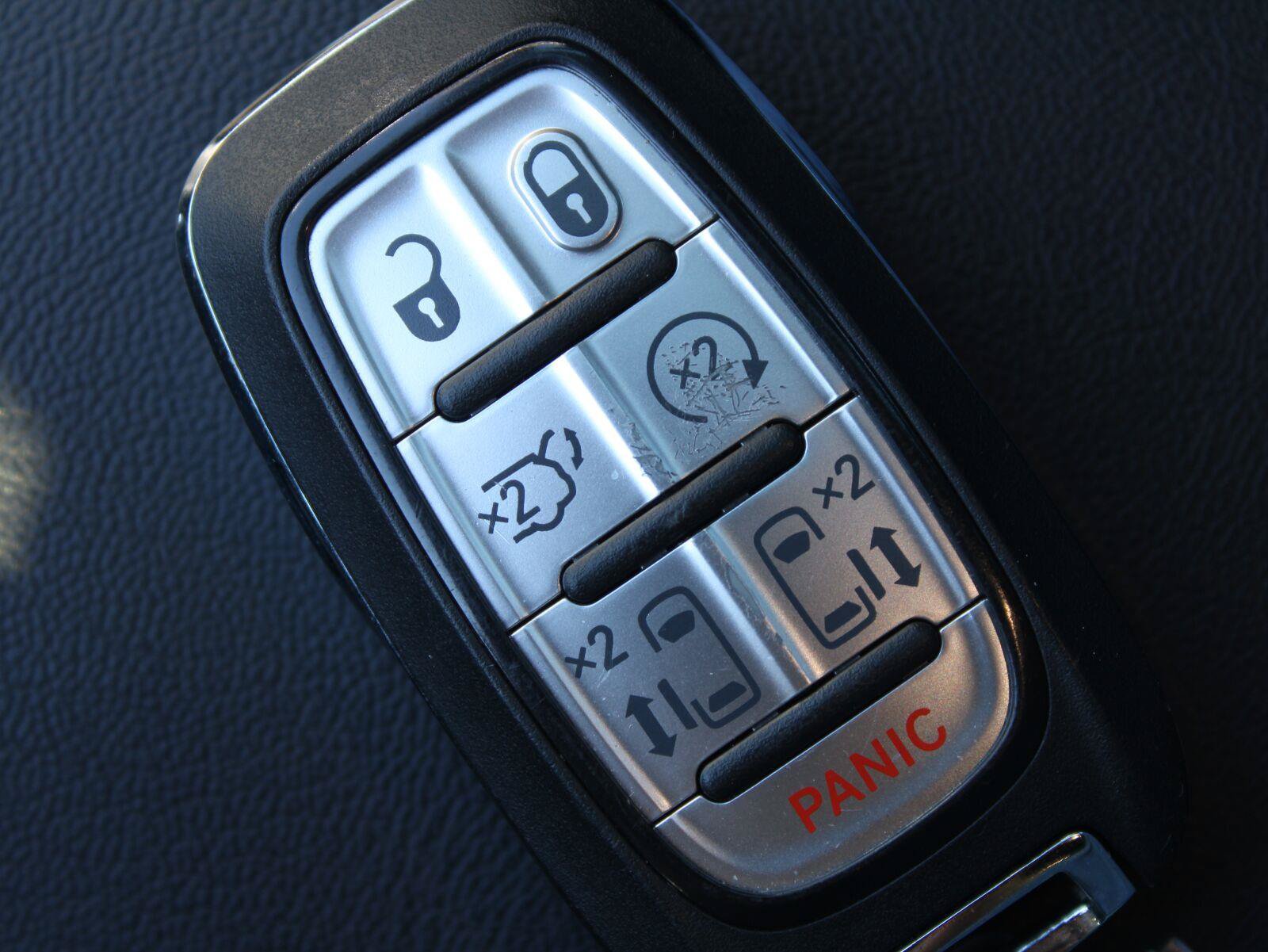 Used 2025 Chrysler Pacifica Select AWD/4WD image 18