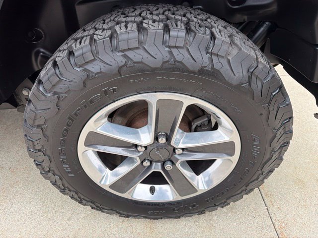 Certified 2020 Jeep Wrangler Unlimited Sahara w/ LED Lighting Group AWD/4WD image 10